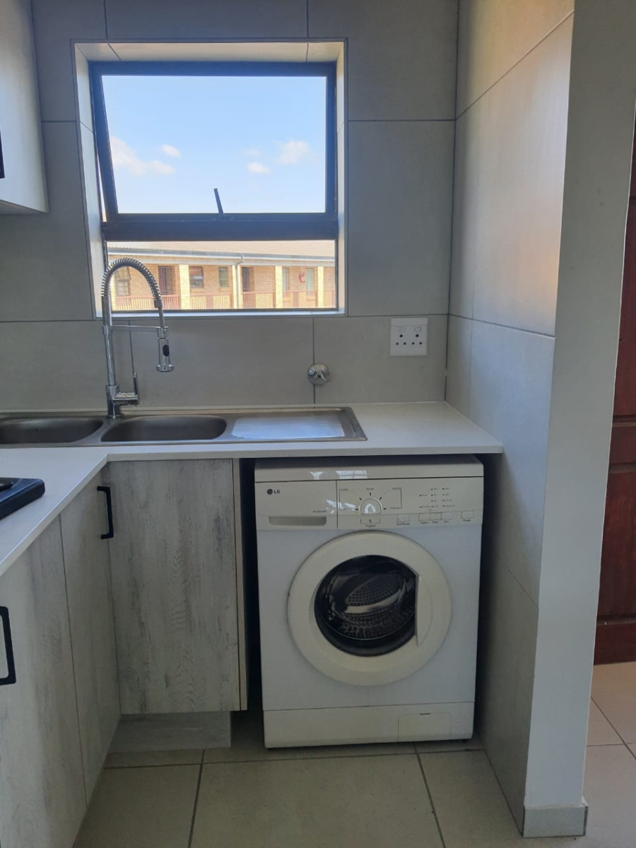 To Let 2 Bedroom Property for Rent in Gordons Bay Central Western Cape